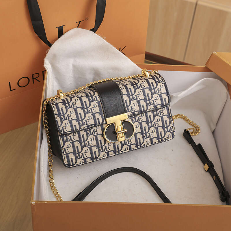 live streaming womens 2025 new french printed chain crossbody highquality and versatile shoulder bag small square bag