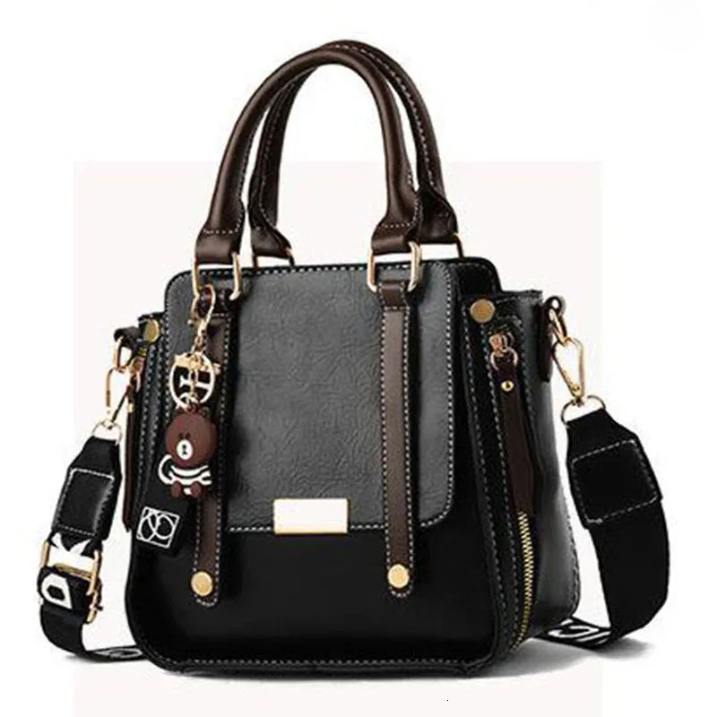 Chic Bag: Womens Designer Bags, Trendy Crossbody Handbag, Fashion Shoulder Bag, Lightweight For Daily Use New Free Delivery Designer Bag