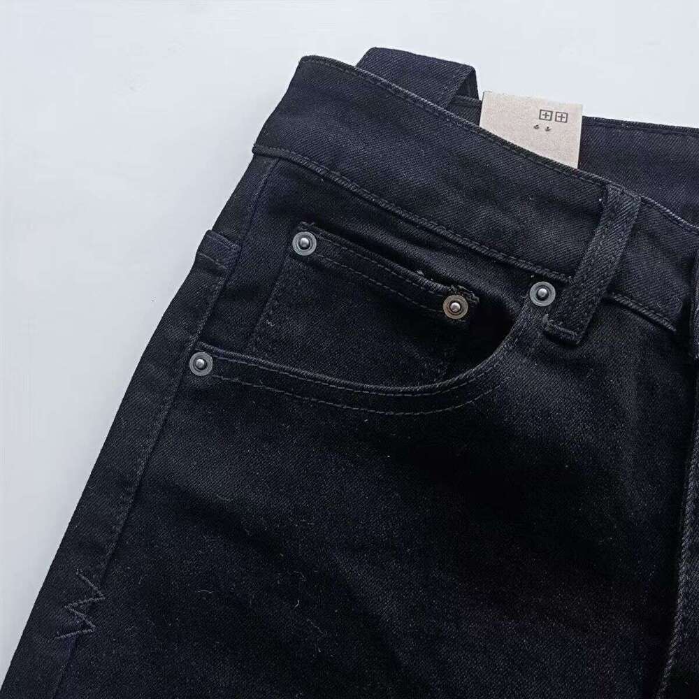 Slim Fit Denim Jeans for Men Modern Stretch Jeans Stylish and Comfortable Casual Pants L251014