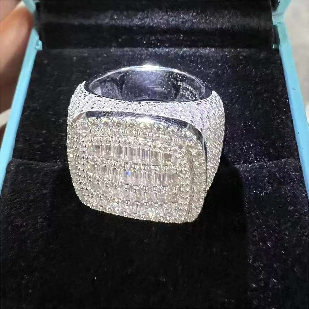 Men's and women's high-end jewelry De Hiphop pure silver chilled square VVS sand stone ring with GRA certificate