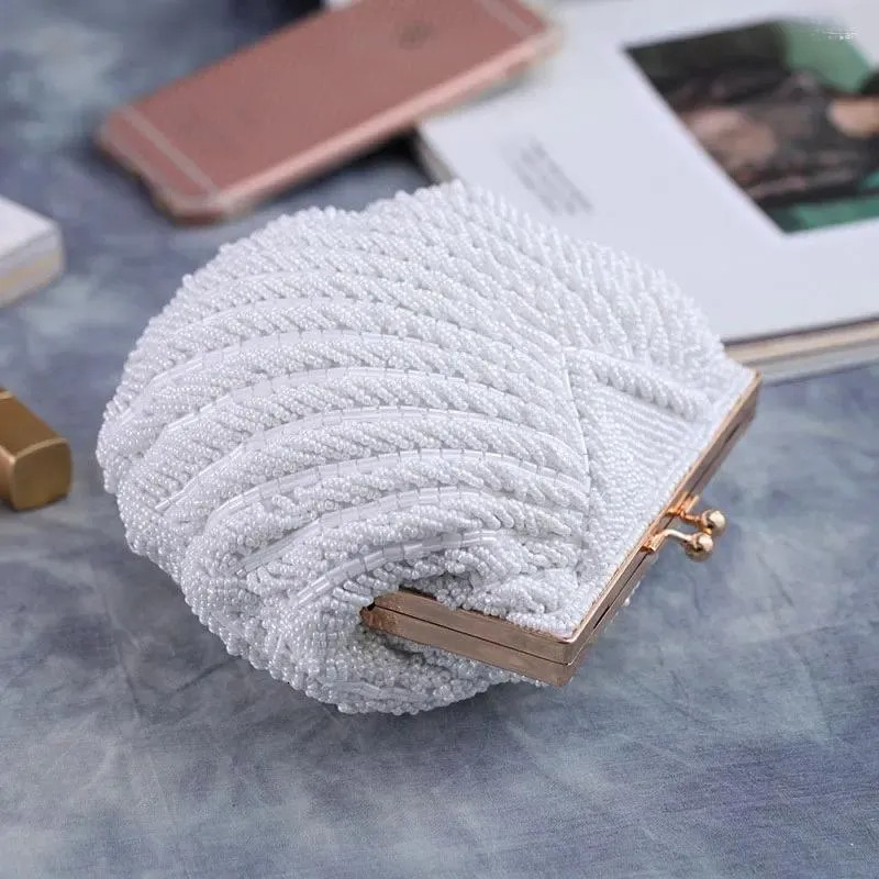 Free Shipping Evening Bags Elegant Pearl Beading White Shell Pochette Women Wedding Purse And Handbag Lady Embroidery Mariage Banquet Clutch Bag