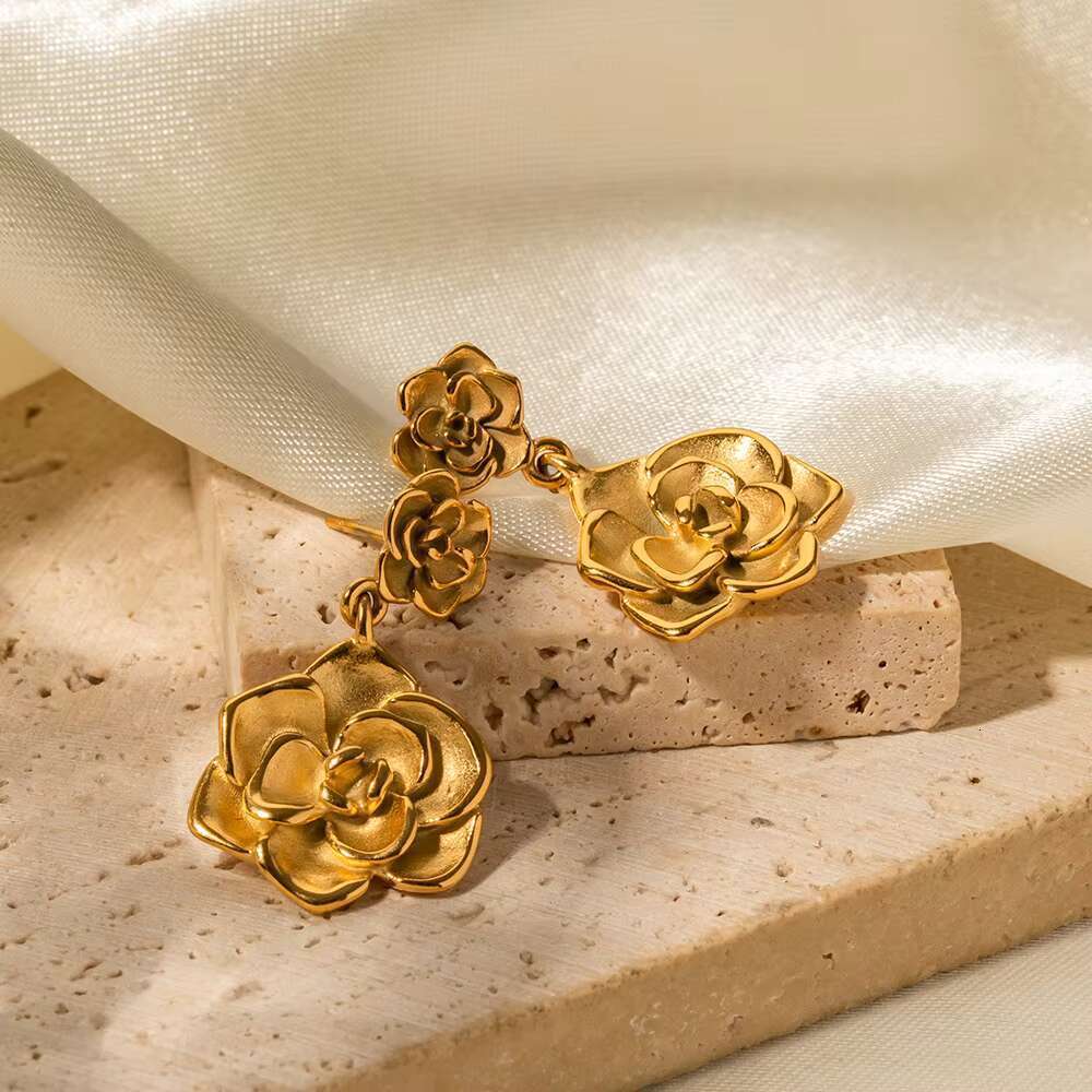 Non fading waterproof rose petal earrings made of stainless steel, luxurious and elegant women's accessories