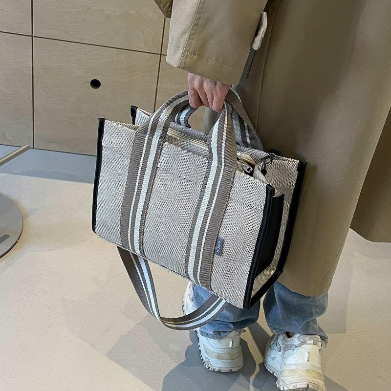 New Korean Style Fashionable Women's Handbag Designer Large Capacity Canvas Three-dimensional Soft Bag Shoulder Bag Contrasting Color Crossbody B