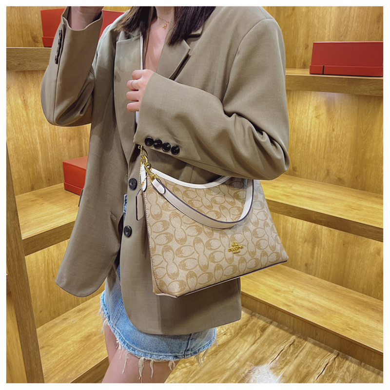 free shipping designers bags for womens 2025 new high end womens bag temperament armpit bag versatile large capacity hand held shoulder bag crossbody 