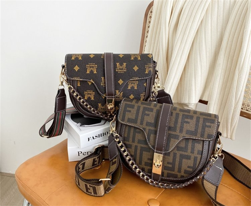 Designer bag free shipping 2025 new fashionable commuting elegant saddle bag single shoulder crossbody bag classic casual for women