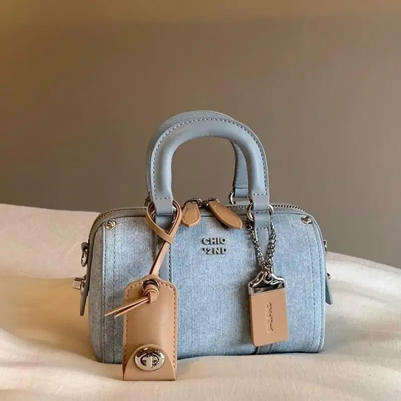 Free Shipping Shoulder Bags Women's Handheld Fashion Canvas Denim Bag Girl Trend Leisure Versatile Square Crossbody Designer Bag Luxury Bag Tote 