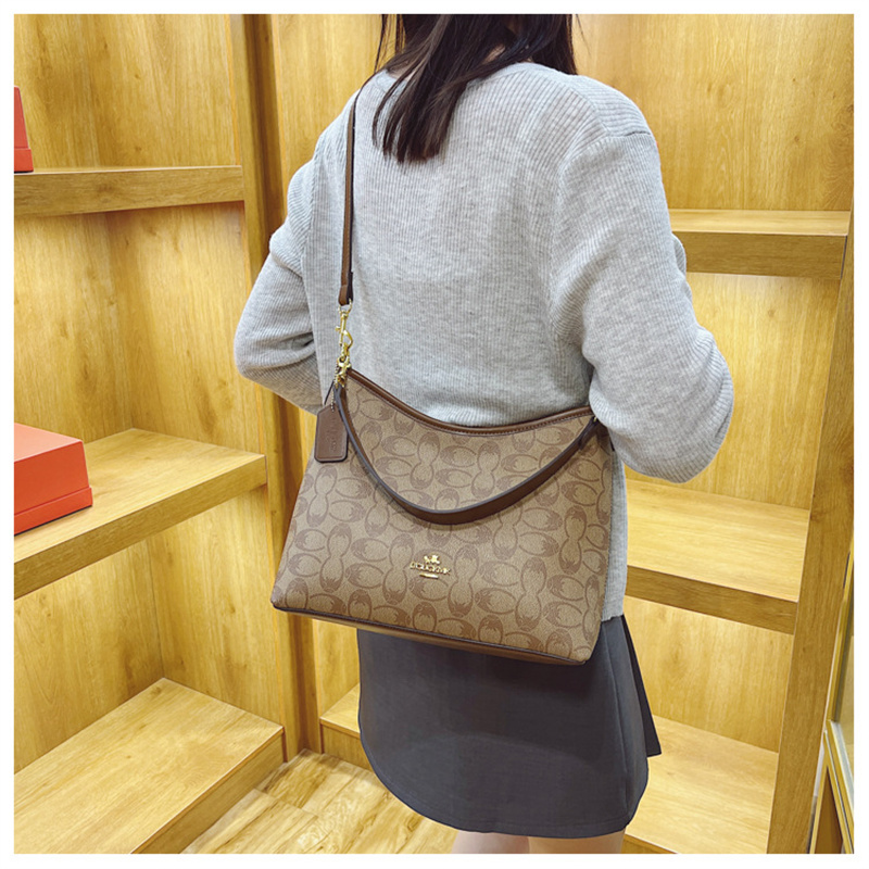 free shipping designers bags for womens 2025 new high end womens bag temperament armpit bag versatile large capacity hand held shoulder bag crossbody 