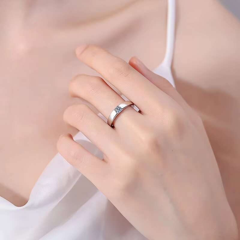 Melynn Wholesale Level D Iced Out Engagement Sterling Sier Moissanite Ring for Women or Men