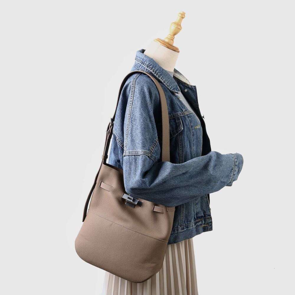 Head Layer Cowhide Kelly Bucket Canvas Simple Versatile Crossbody Single Shoulder Large Capacity Commuting Bag