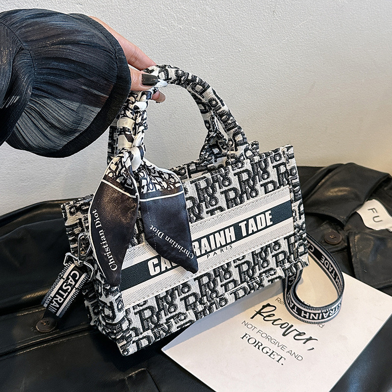 Designer Bag Fashionable Women's Silk Scarf Splicing Shoulder Bag Luxurious Letter Commuting Crossbody Bag Street Trend Square Zipper Handbag Col