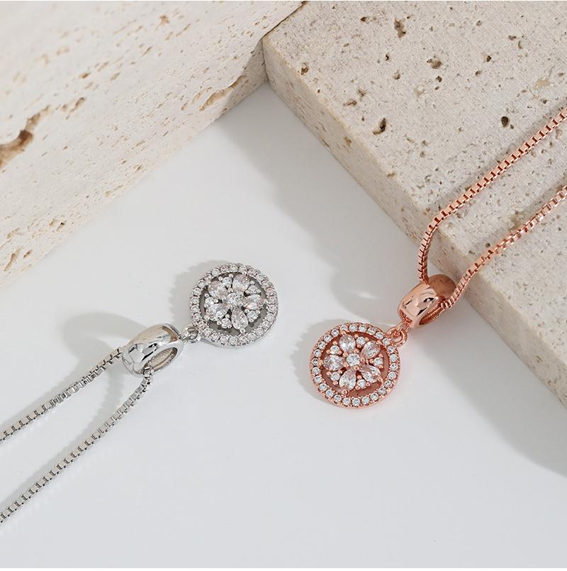 Lucky Four-Leaf Clover Necklace | Rose Gold Diamond-Encrusted Camellia Flower Pendant | Simple Korean Style