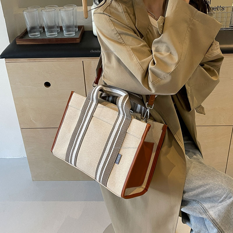 New Korean Style Fashionable Women's Handbag Designer Large Capacity Canvas Three-dimensional Soft Bag Shoulder Bag Contrasting Color Crossbody B