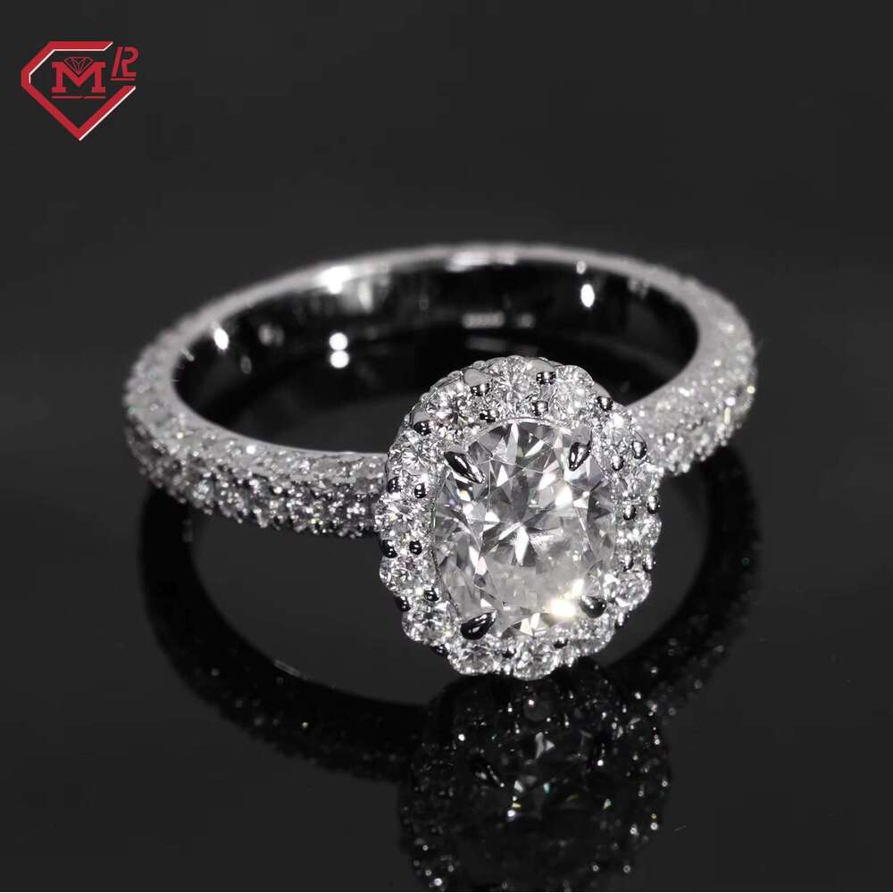 Classic engagement boutique jewelry halo ring, silver Vvs chilled silica ring