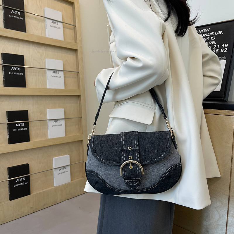 2025 Women's Cowboy Shoulder Bag Comparison Splicing Designer Bag Saddle Crossbody Bag Fashion Magnetic Buckle High Quality Commuter Bag Shopping