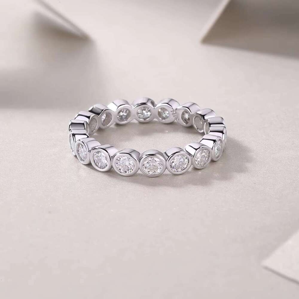 Fashionable Moissanite Eternal Ring - Set in pure silver, size 5-9 US, long-lasting elegance
