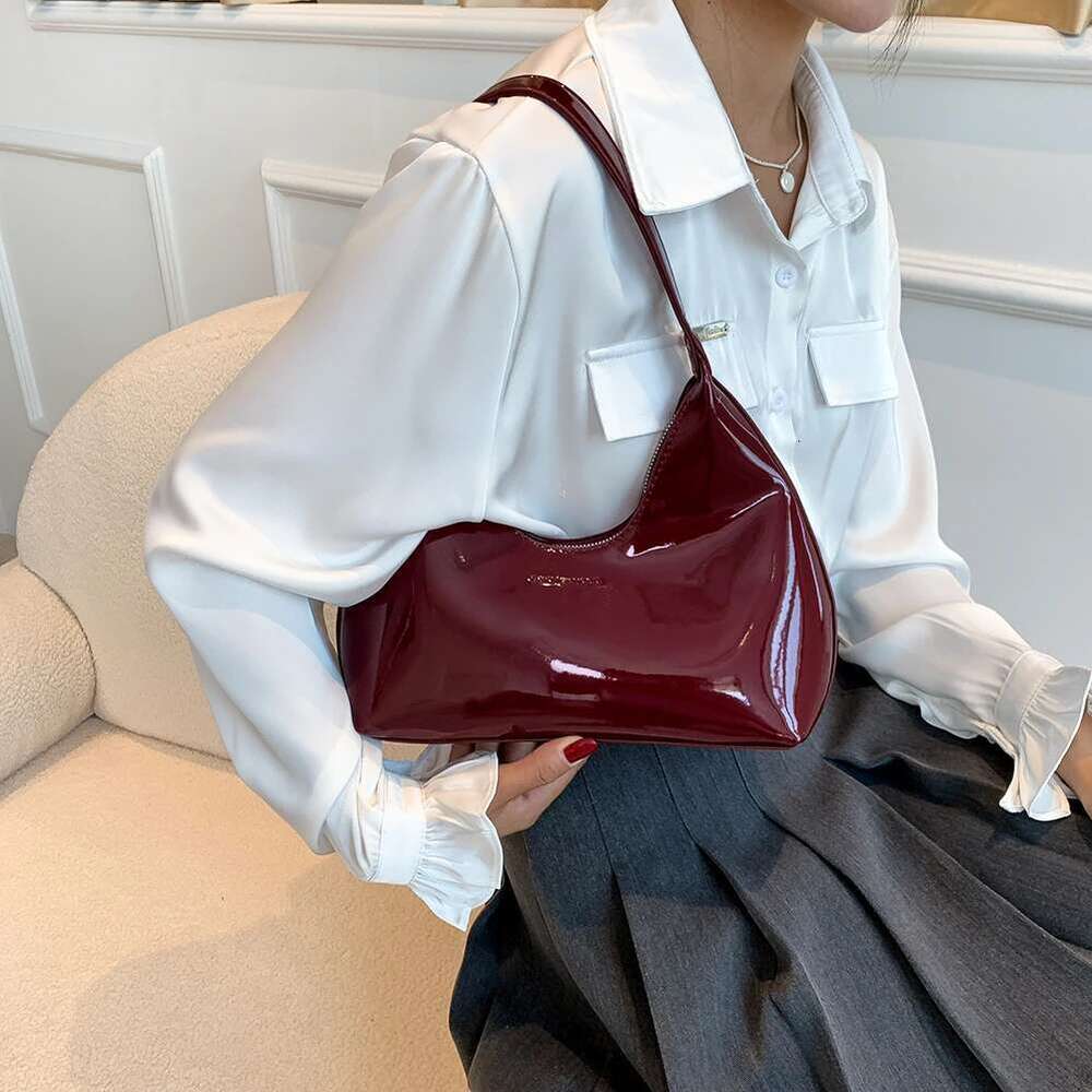 Women Patent Leather Tote Versatile Fashion Shoulder Casual Satchel Hobo Zipper Armpit Bag Girl Shopper Purse
