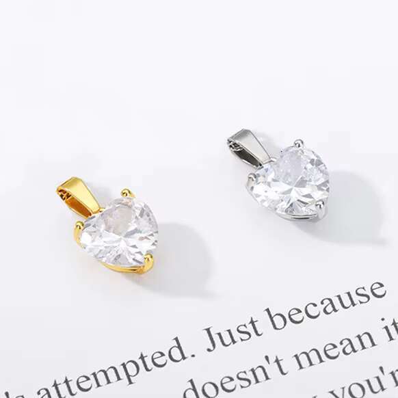 Grass Stone Fashion Shaped Women Sier Gold Color Chain Cute Single Heart Zircon Pendant Necklace for Girls