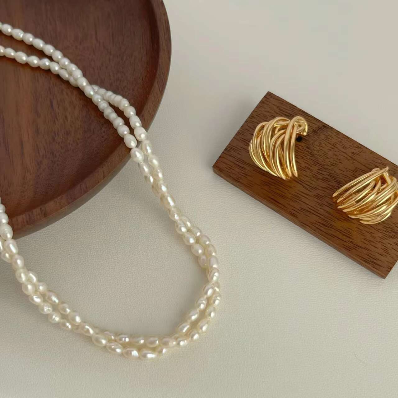 Women's gold-plated chain pearl necklace with fashionable temperament