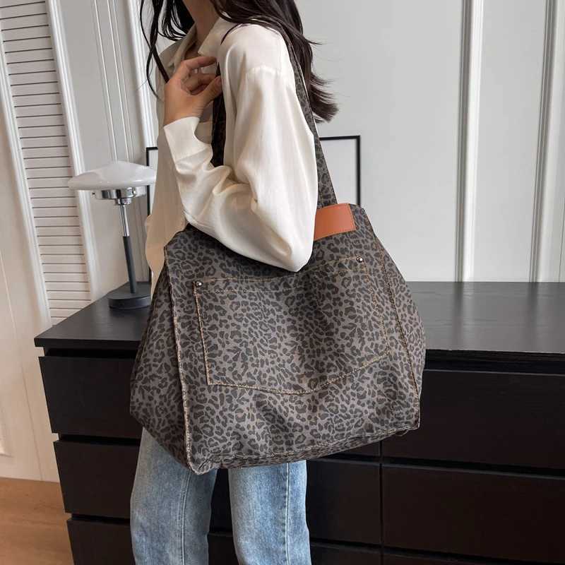 Oversized Leopard Prints Shoulder Bags For Women Deformable Canvas Large Capacity Shopping Totes 2024 Korean New Luxury HandbagsXJ250512