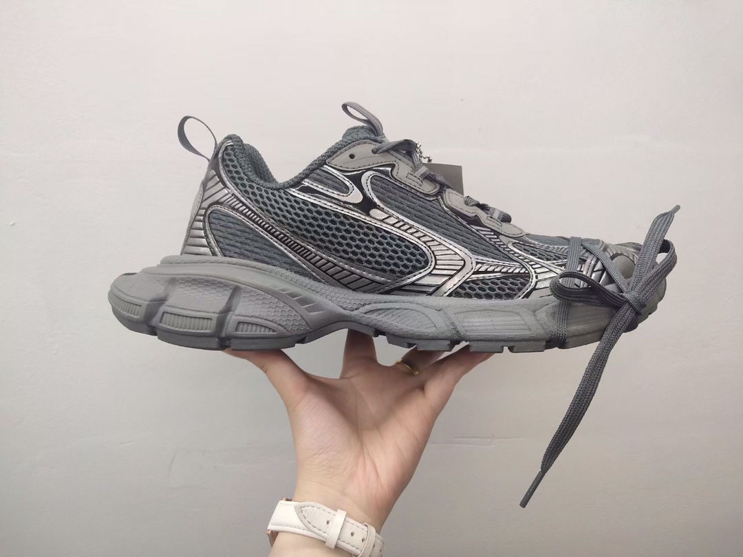 Guarantee High Quality 3XL Syede Striker Breather Snearkers Boots