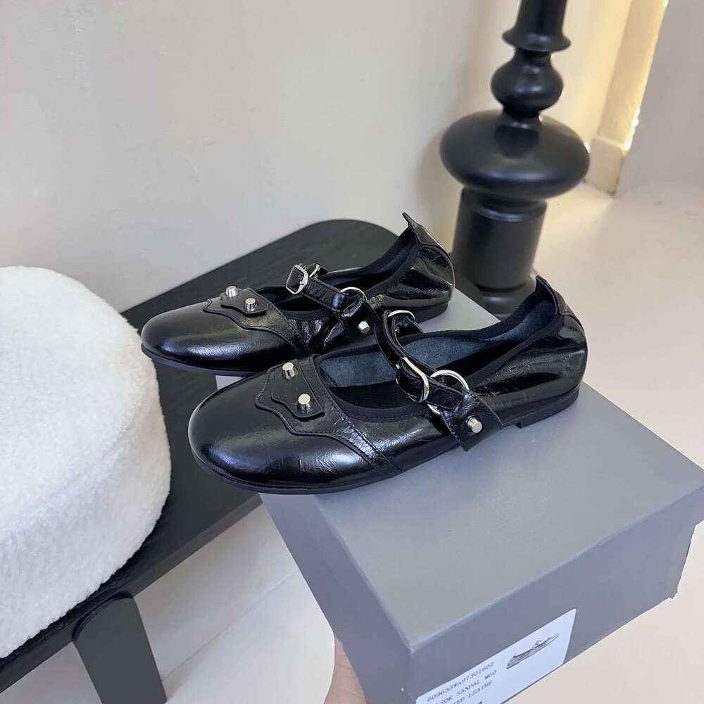 New Women Size35-41 Genuine Leather Ballet Flats Mary Janes Round Toes Metal Decoration Designer Shoes Zapatillas De Mujer