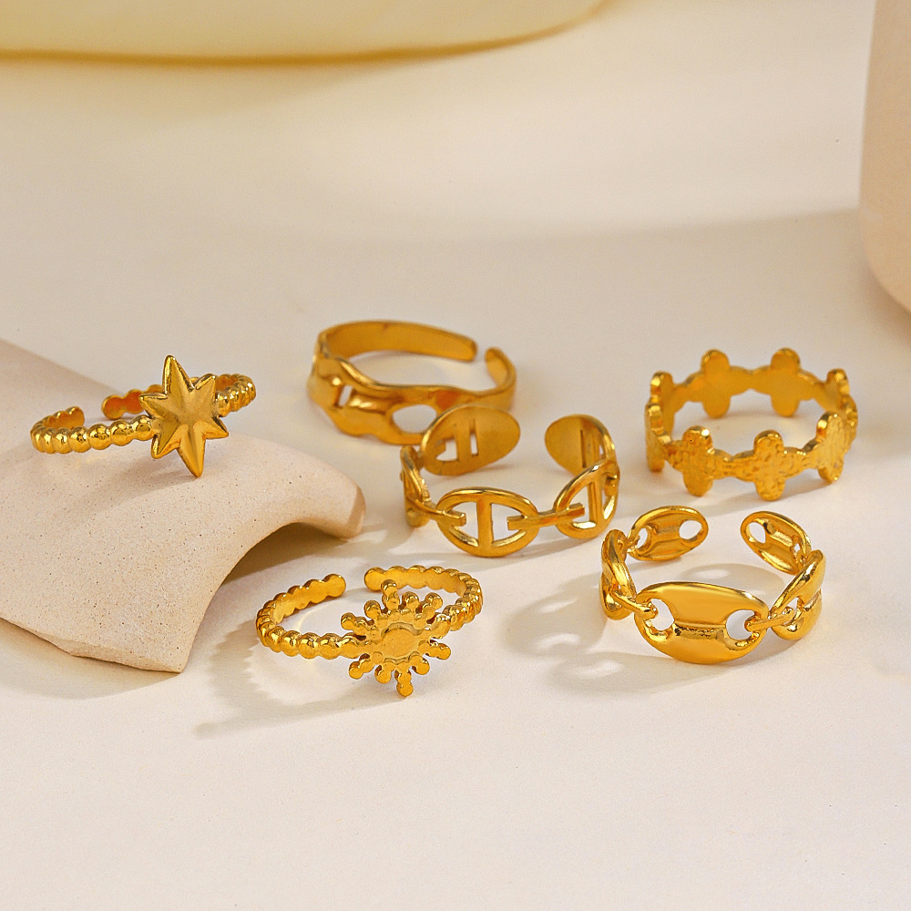 Fashionable stainless steel star moon ring, personalized hip-hop trend, adjustable opening, genuine gold electroplated ring