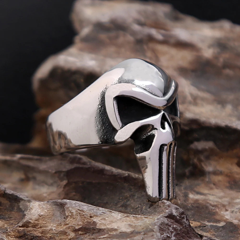 Fashion Retro High Polished Stainless Steel Skull Ring for Men Punk Simple Personality Skull Rings Motorcycle Amulet Jewelry 250509