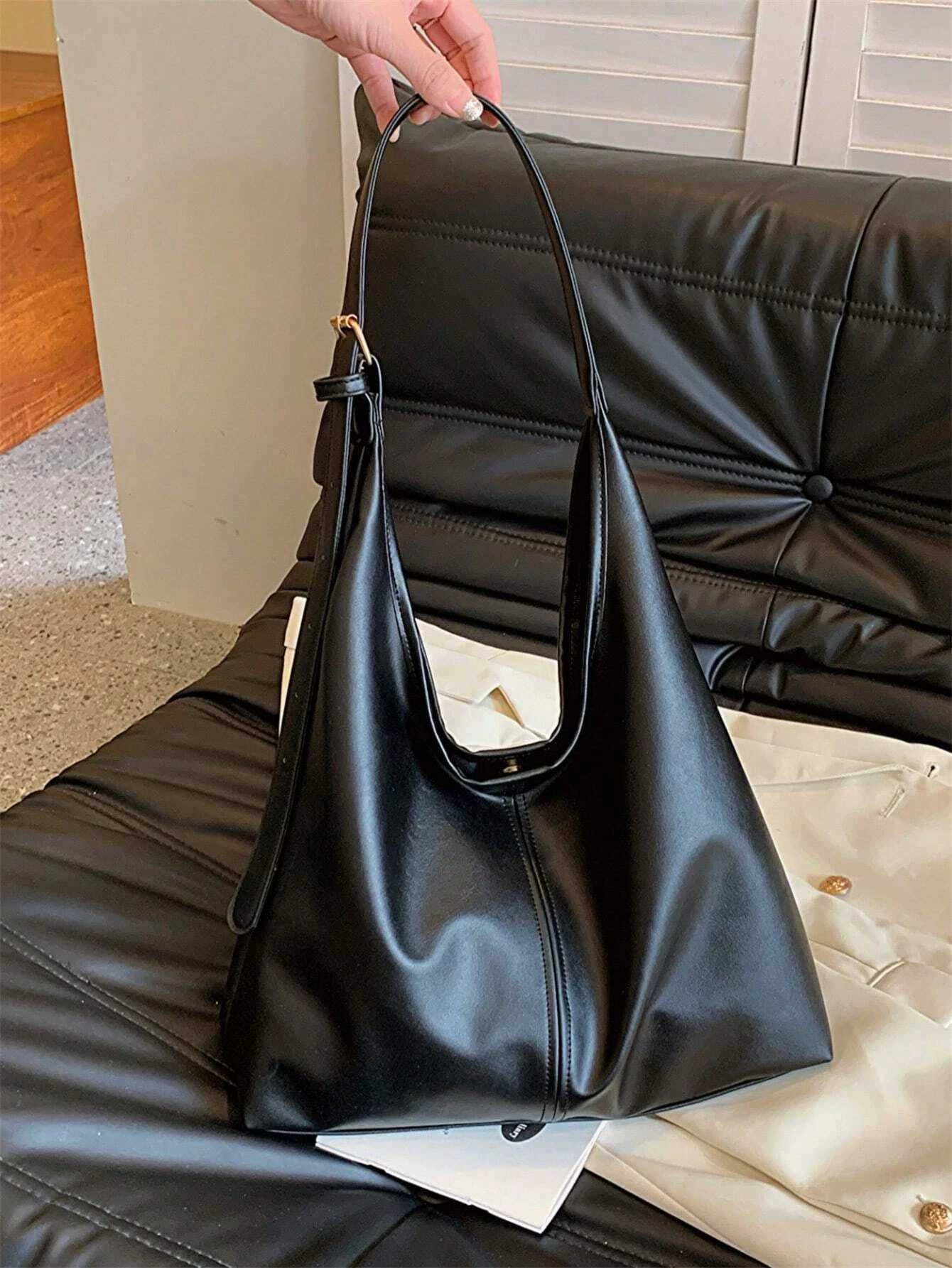 Fashionable Causel Tote Bag For Women Minimalist Golden Buckle Decor Shoulder Bag With Adjustable Strap Womens HandbagW250512