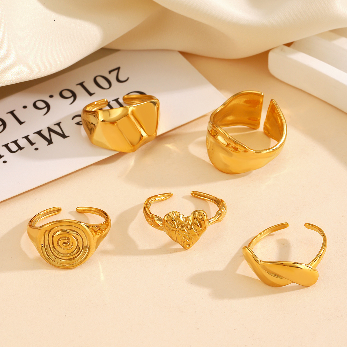 Fashionable and popular stainless steel exaggerated thick thread irregular with heart-shaped opening ring