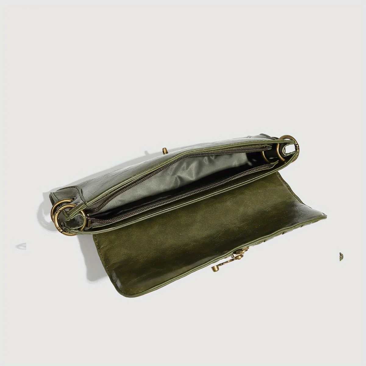 Fashionable Single Shoulder Buckle Antique Copper Crossbody Shoulder Bags Hand-held Armpit Bag Chain Strap Womens Baguette BagW250512