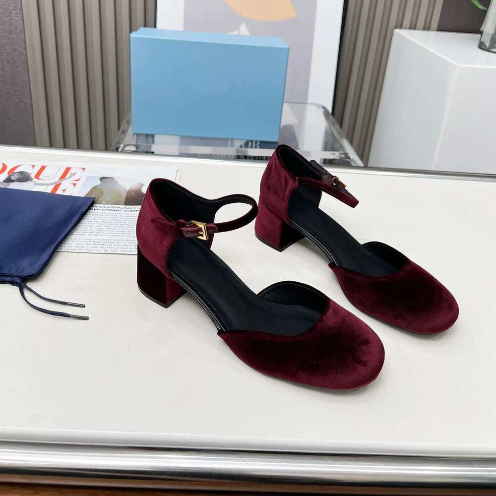 Women Size35-41 Veet Pumps Med Heels Mary Janes Square-Toes Buckle Strap Solid Colors Designer Shoes Zapatillas De Mujer