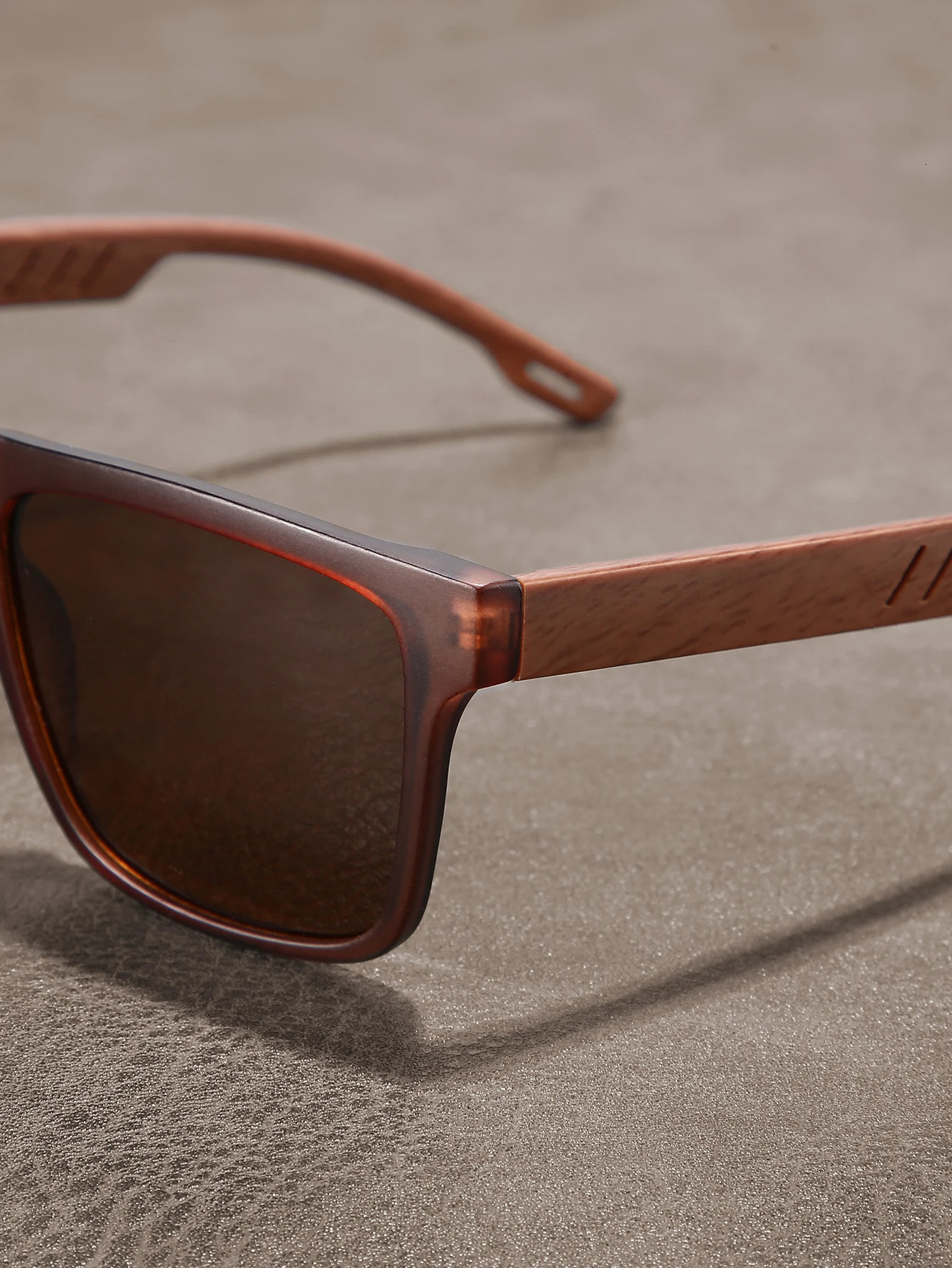 1pc Retro Walnut UltraLight Square Polarized Exquisite Fashion Sun Glasses For Men Women Outdoor Driving Beach Travel Eyewear 250512