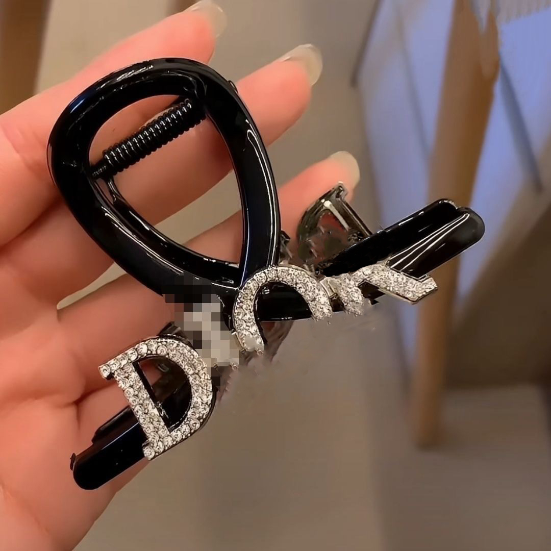 designer vintage hair clip simple trendy commuter barrette exquisite grip clip letter d luxury girls hair accessories woman hair clamp
