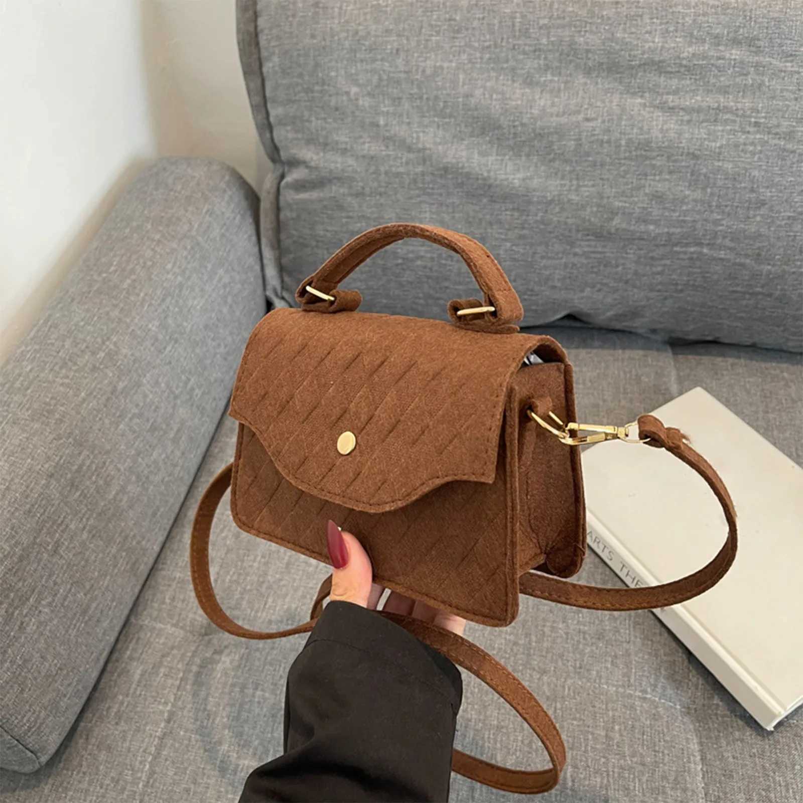 Womens Fashionable And Trendy Pu Handbag Solid Color Diamond Small Square Bag Crossbody Shoulder Bag Womens BagsW250512