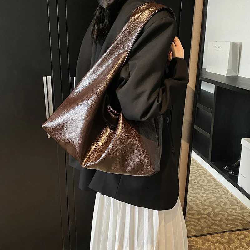 LEFTSIDE Design Large PU Leather Hobo Underarm Bags Lady Winter Shoulder Bag for Women 2024 New Trend Y2K Handbags and PursesW250512