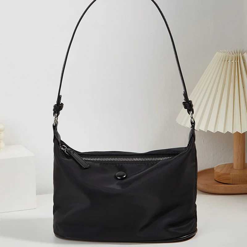 New womens fashion versatile handbag trend single shoulder bag casual simple solid color small square bagW250512