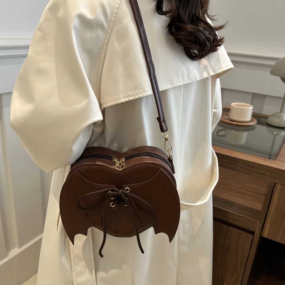 Internet celebrity new love bag strap design bat wing bag funny womens single shoulder diagonal cross bag Z250512