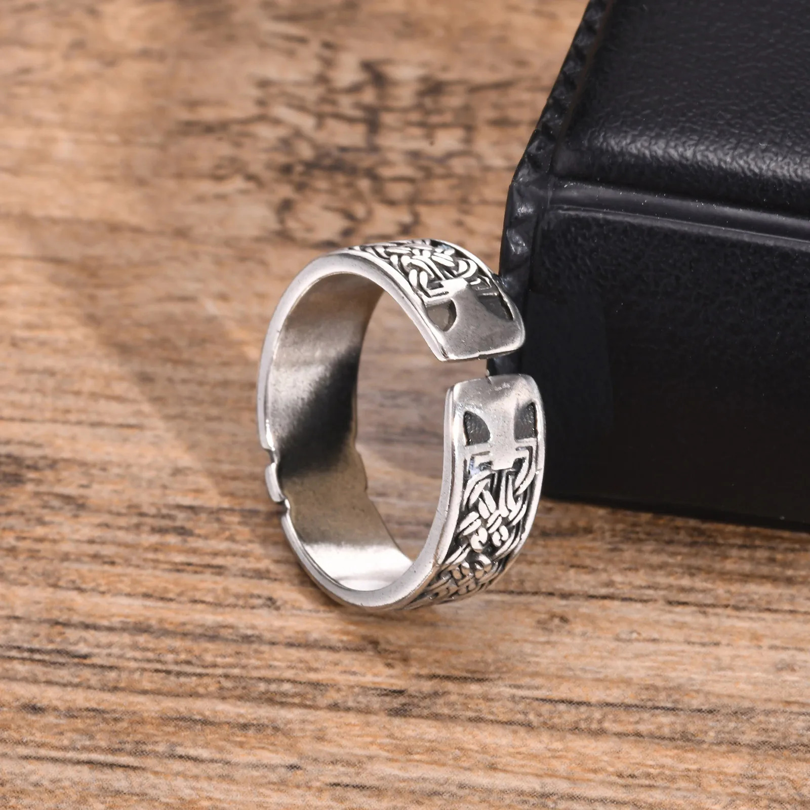 Gothic Personality Cross Rings for Men WomenTrendsetter Retro Copper Ring JewelryHip-hop Punk Style Opening Adjustable Ring 250509