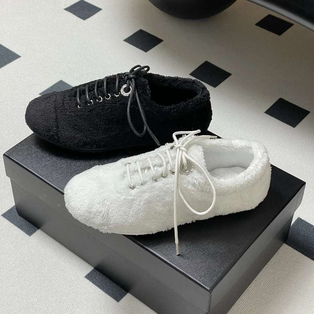 Women Sneakers Solid Colors Plush Sports Crystals Round Toes Lace Up Leisure Concise Designer Shoes Zapatillas De Mujer