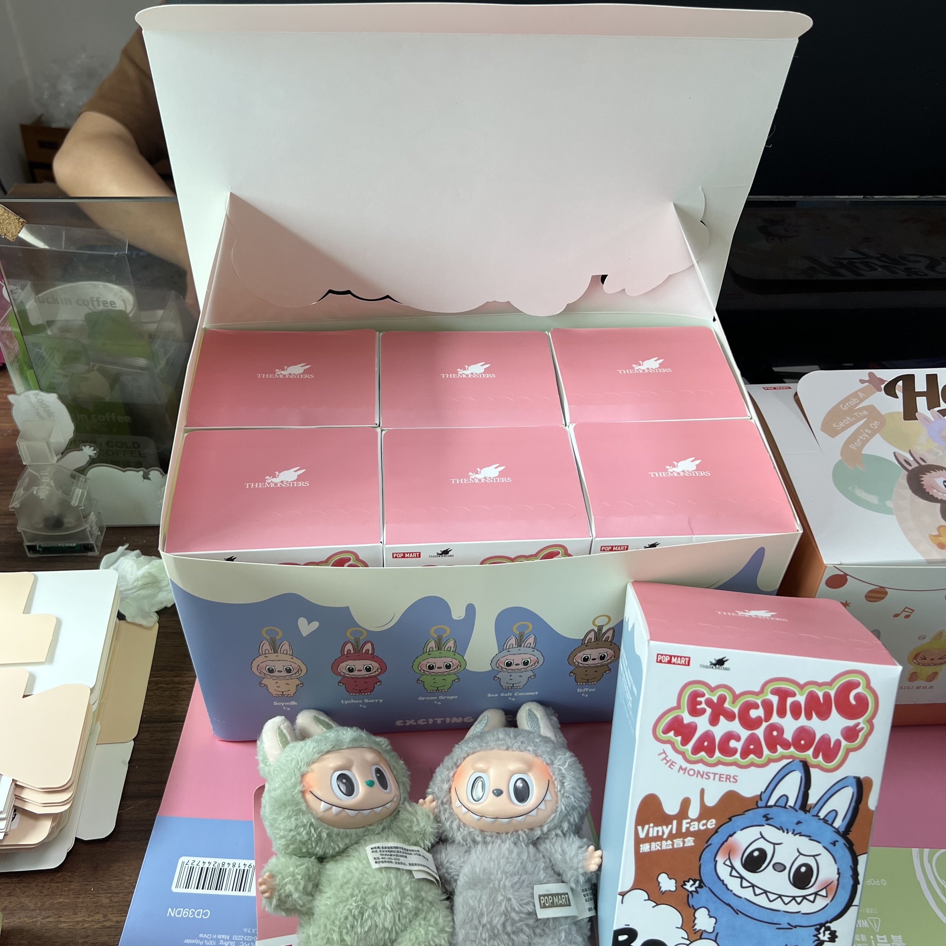Popmart Labubu The Monsters Serie Blind Box Manga Figurine Collection Cute Doll Collect Desktop Decoration Birthday Kids Gifts High Quality Retail Who