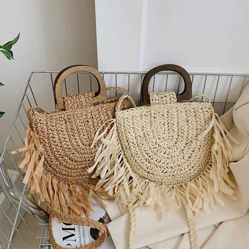 Fashion Straw Woven Shoulder Messenger Bags Womens Saddle Designer Luxury Crossbody Bag Summer Beach Female Tassel HandbagXJ250512