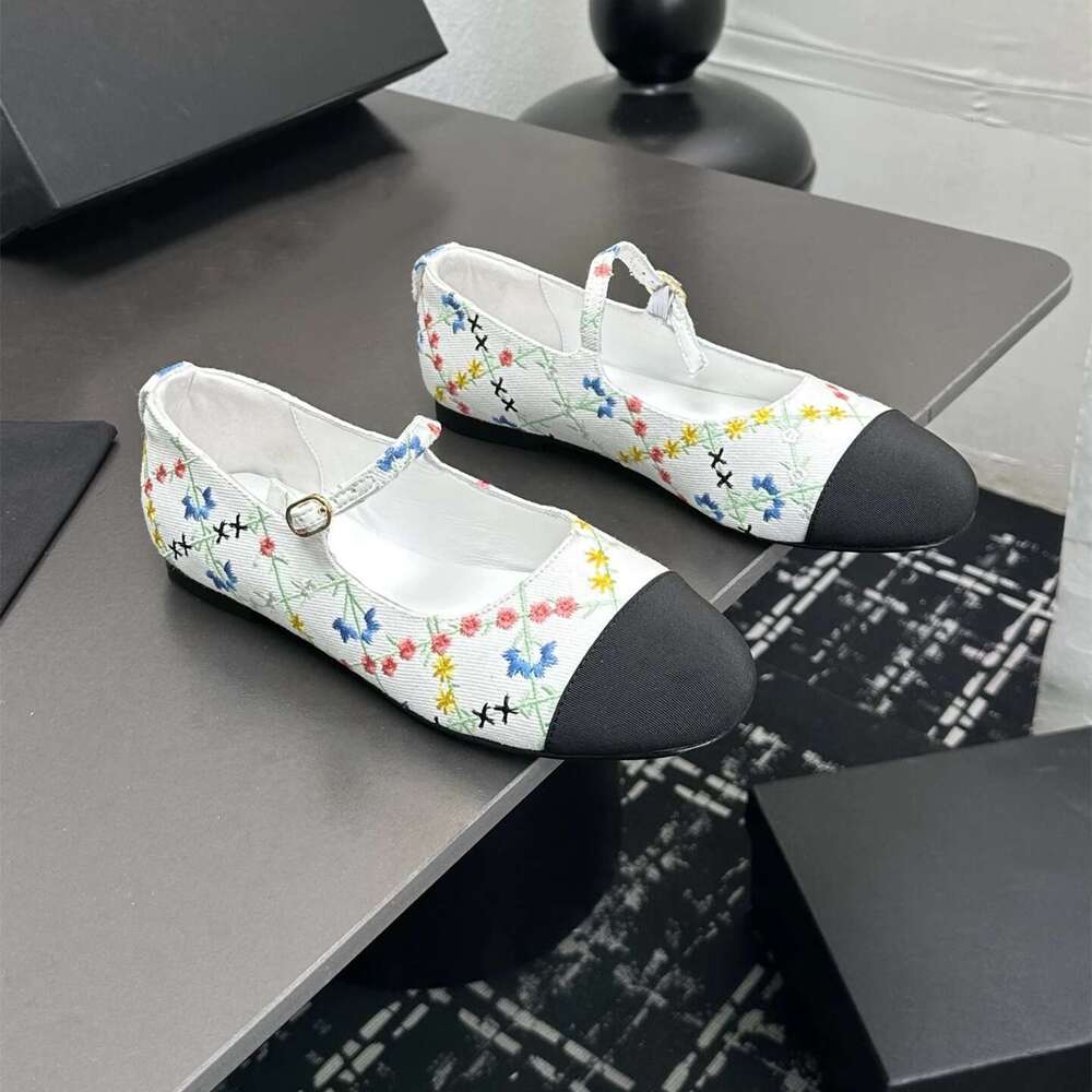 Women Size35-41 Embroider Flats Mary Janes Genuine Leather Low Heels Round Toe Roman Designer Shoes Zapatillas De Mujer