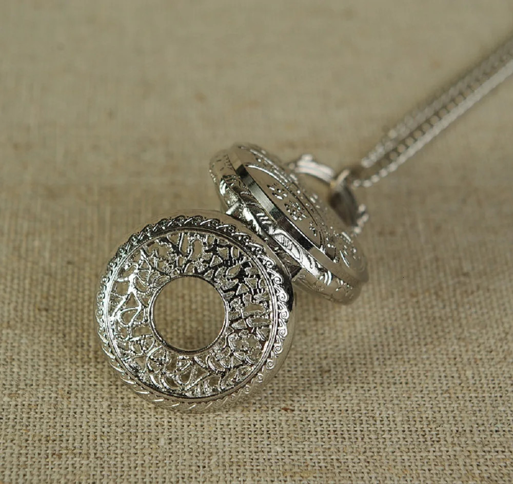 Vintage Women Quartz Pocket Watch Alloy Openable Hollow Out Flowers Lady Girl Sweater Chain Necklace Pendant Clock Gifts 250512
