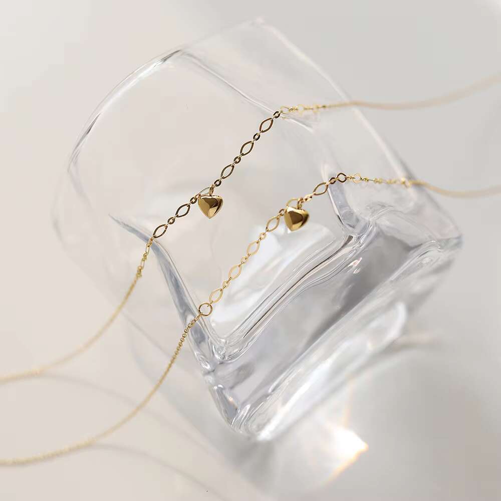 Stainless steel engraved chain cute pendant with heart-shaped design, gold lock bone jewelry for girls, short necklace