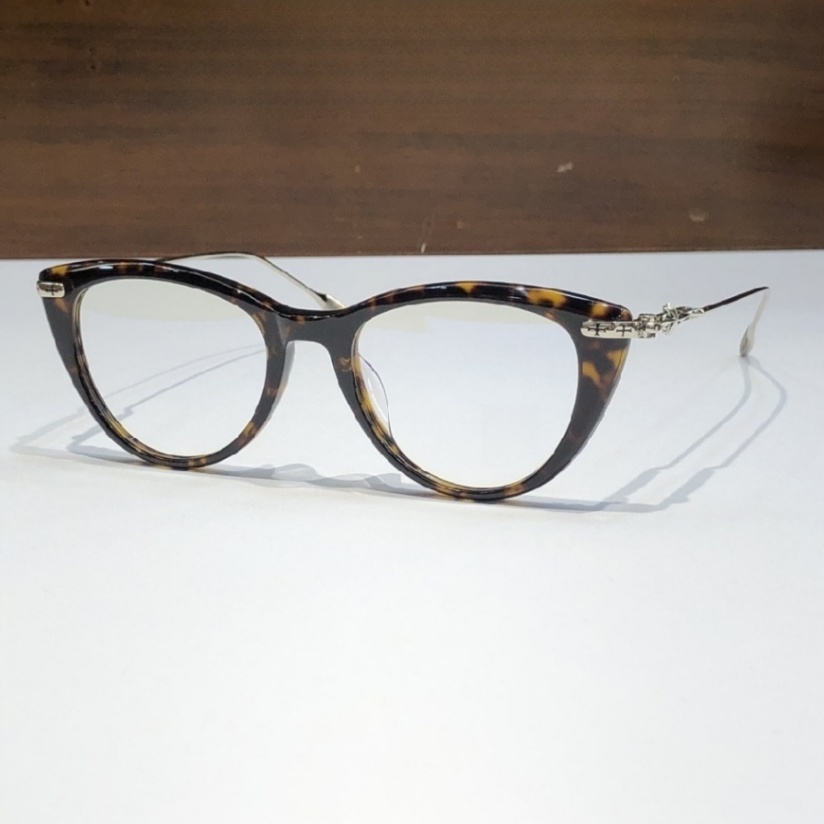 High Quality Men optical glasses Classic Luxury Designer Women eyeglass Titanium Punk Business Design Prescription Spectacle Frames with box 8228 SIZE