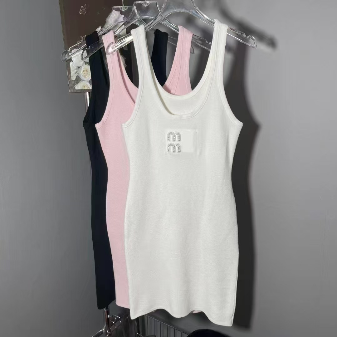 designer dress Sleeveless Designer Vest Shirts Tops Short tank top Shirts Classic Flat Skirts Slim Summer dresses for woman vest top