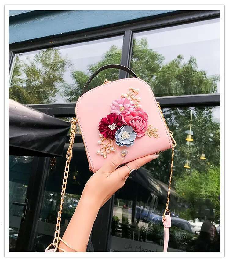 2024 Metal Clip Small Square Bag New Fashion Dinner Flower Diagonal Handbag Shoulder Bags 822
