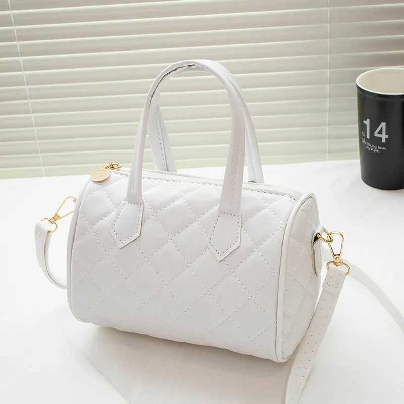 Womens Bag New Trend Fashion Casual Four Leaf Grass Printing Cross Shoulder Pillow Bag Lingge Embroidered HandbagXJ250512