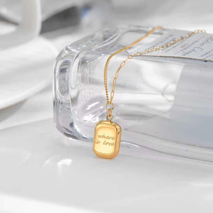 Elegant Gift Women's Clavicle Chain Jewelry Fashion Block Design Stainless Steel Pendant Necklace