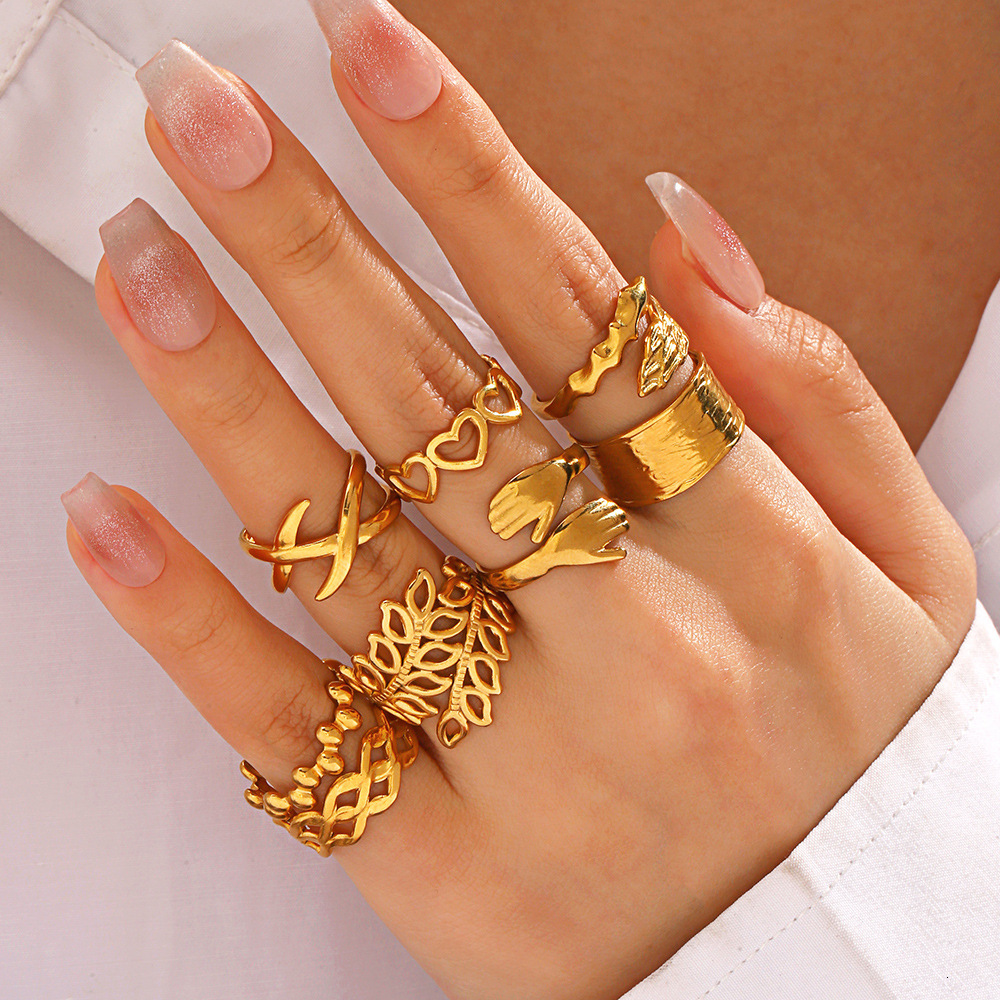 Popular and fashionable geometric open with female personality, wide face heart-shaped titanium steel ring
